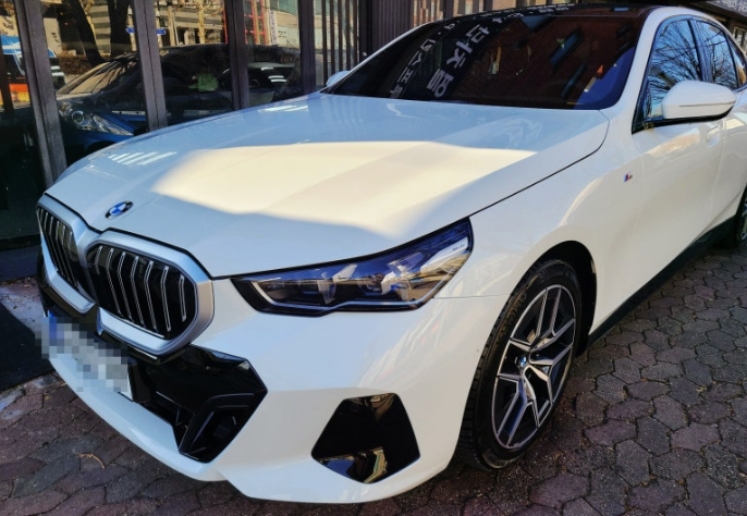 BMW 520I [자동차 기스 제거 범퍼 판금도색 긁힘 수리 손상]