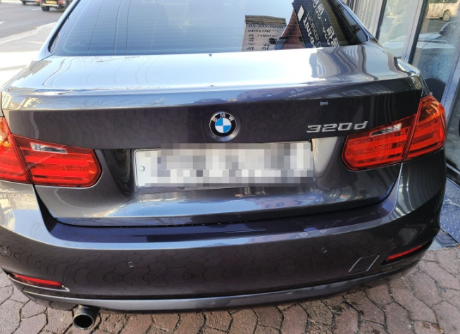 BMW 320D [트렁크 도장 주차타워 공업사 손상 복원 덴트]