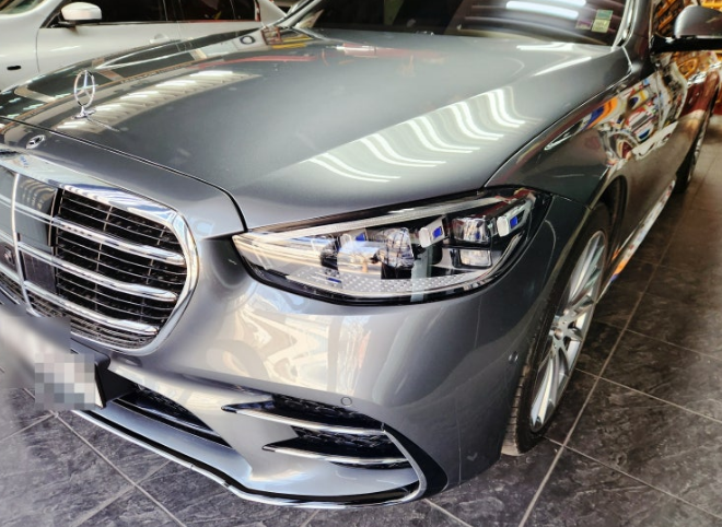 벤츠 S500 W223 [앞 범퍼 경계석 박는 자동차 사고 자차 보험 처리 판금 도색 몰딩 부품 교체]