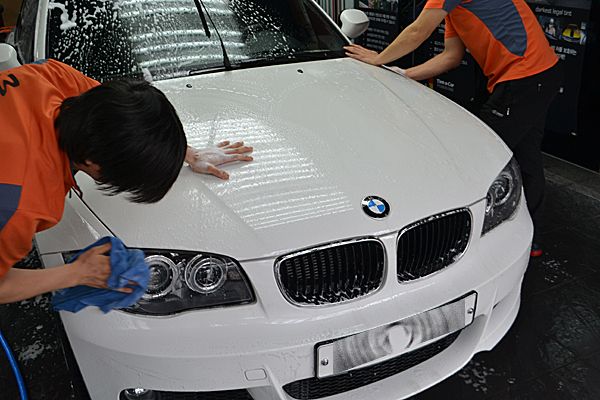[자동차 루프스킨 전문점] BMW120d 자동차 하이그로시 루프스킨 (Noblim 노블림) 전문점 시공차량